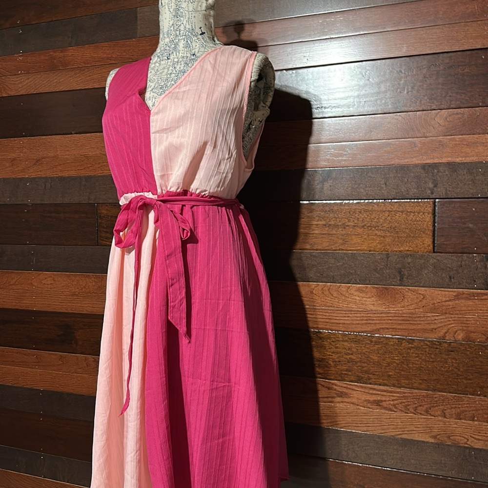No Brand Tag Two-Tone Pink Sleeveless Dress - Picture 5 of 9